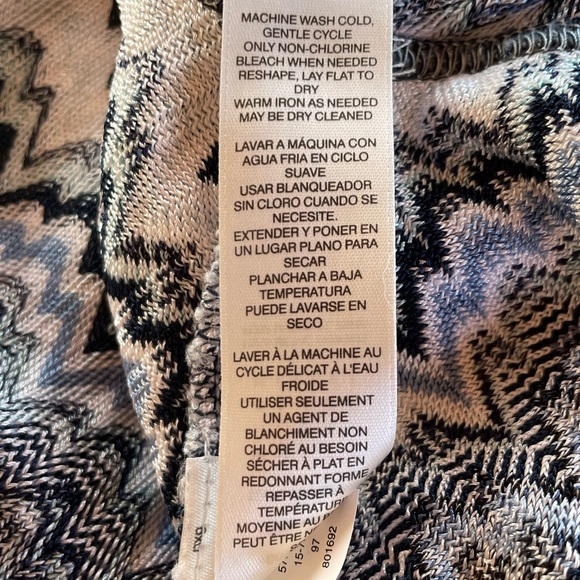 WHBM V-Neck Top Sz S - Picture 6 of 6